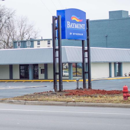 Baymont By Wyndham Ferndale/Royal Oak Hotel Екстериор снимка